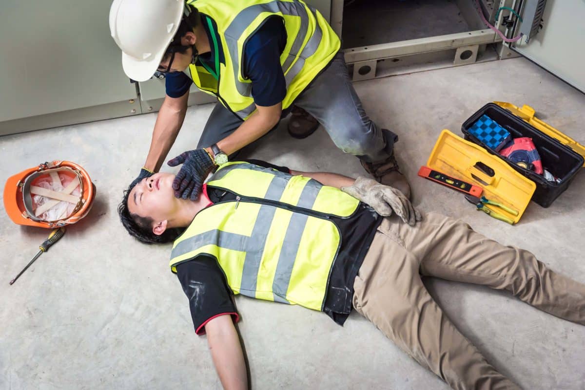 Applying first aid in the workplace and the benefits of retraining
