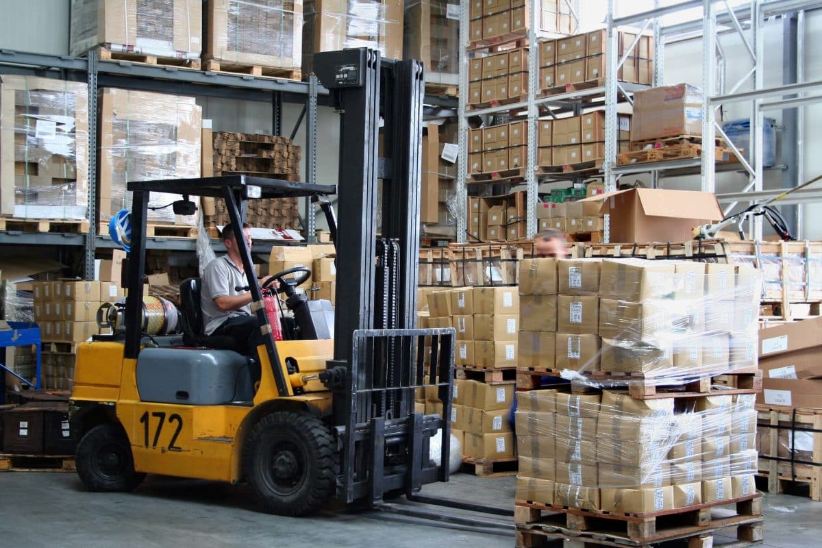 Forklift and Traffic Control Courses: Benefits of Becoming Licensed